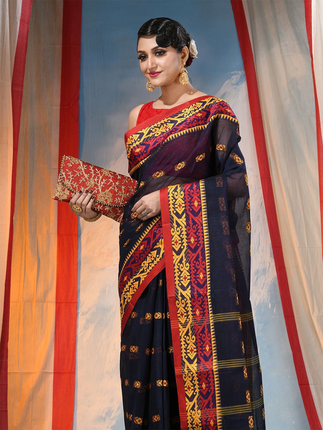 

DESH BIDESH Woven Design Pure Cotton Saree, Navy blue