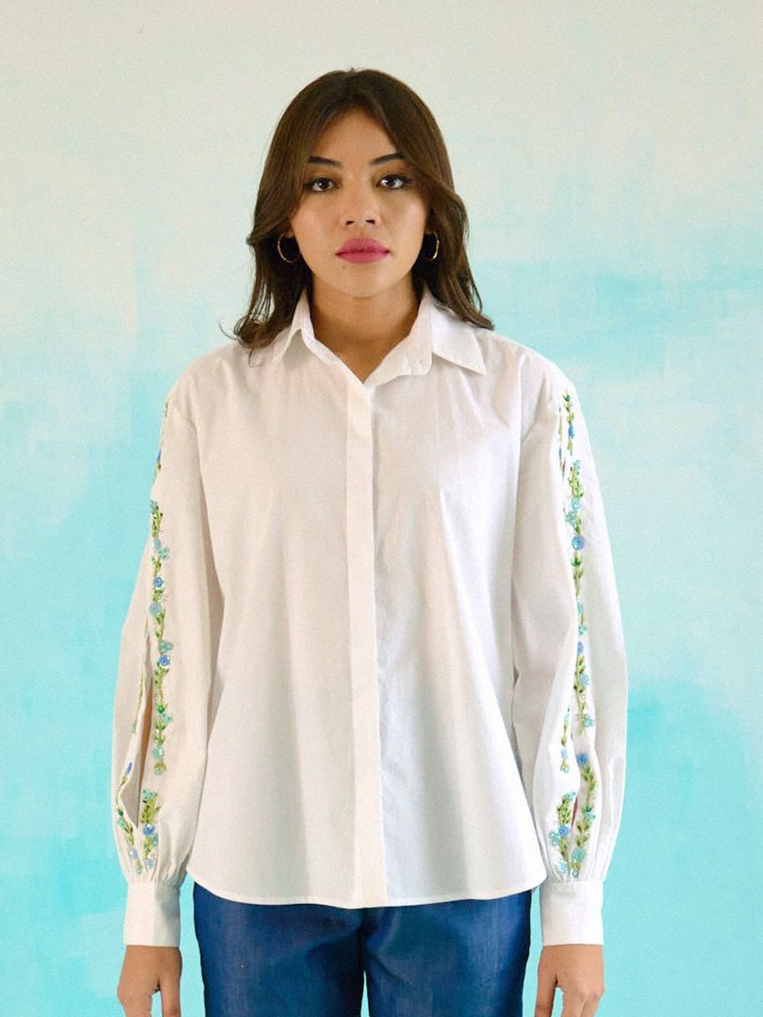 

BETRUE Women Embellished Cotton Relaxed Fit Casual Shirt, White