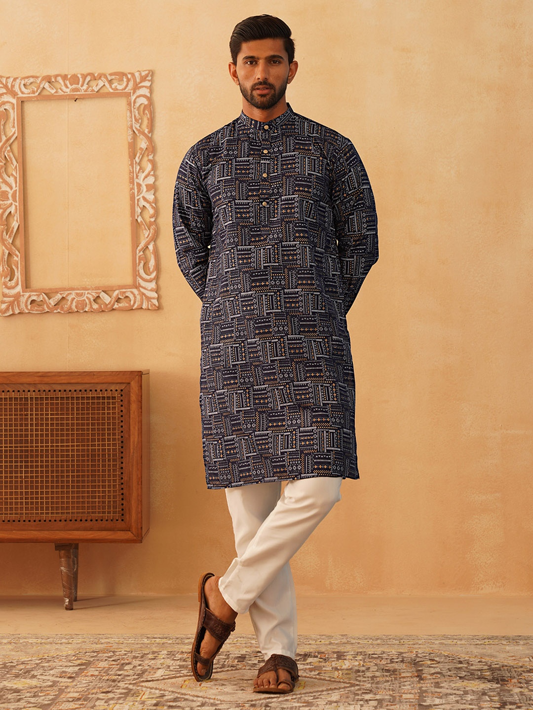 

Jompers Geometric Printed Band Collar Kurta With Trousers, Navy blue