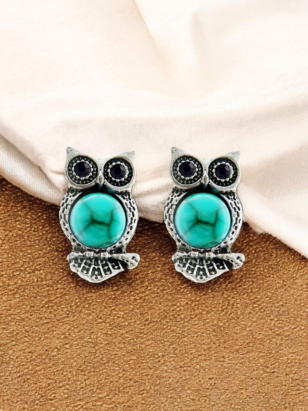 

LUCKY JEWELLERY Studs Earrings, Silver