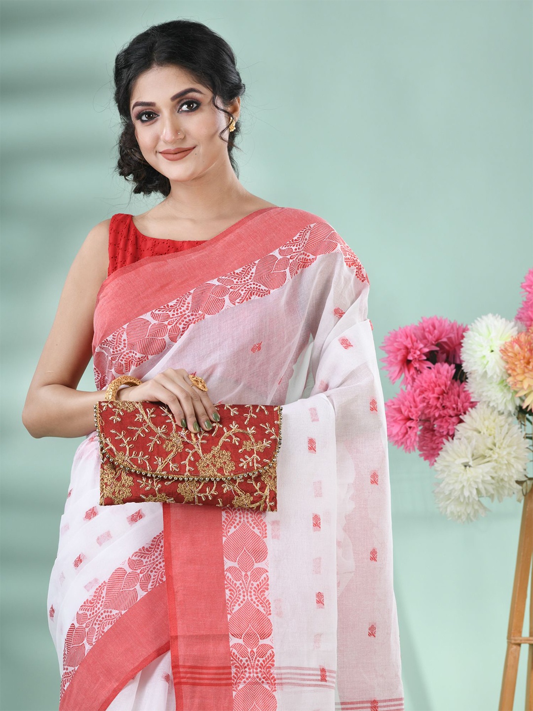 

DESH BIDESH Woven Design Handloom Saree, White