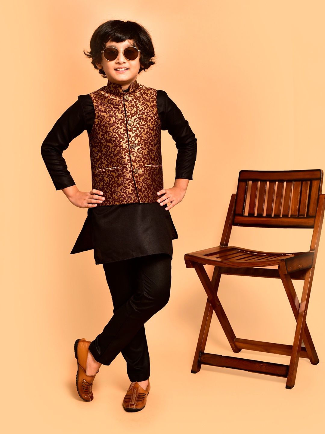 

PRINTCULTR Boys Mandarin Collar Straigh Kurta with Trousers, Black