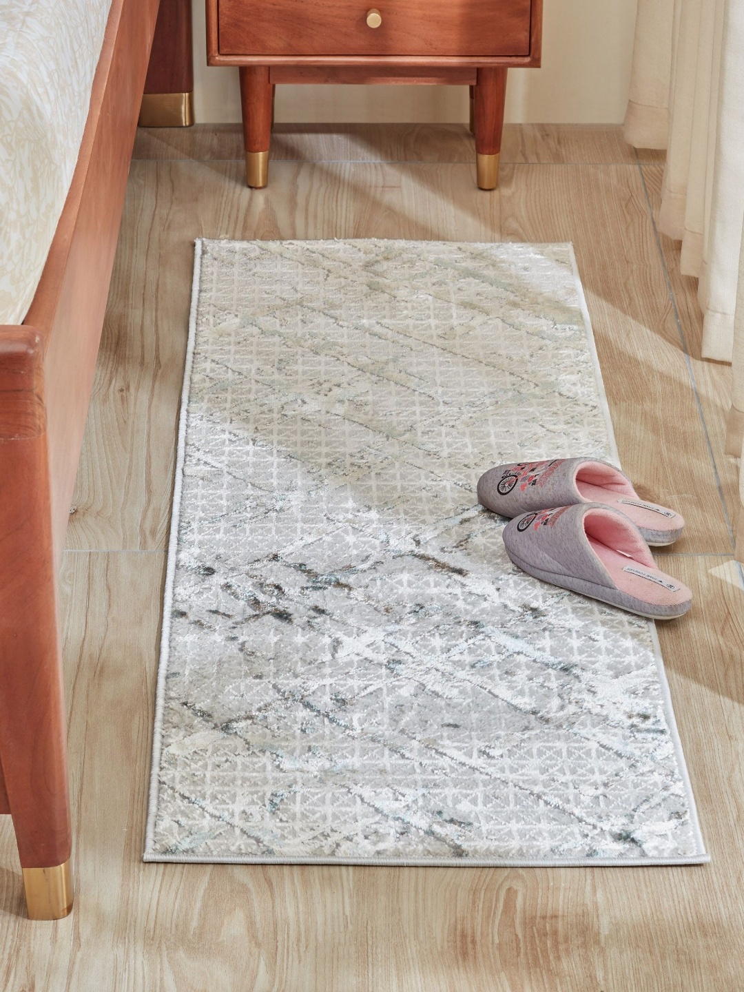 

Home Centre Zephyr Rhodes Beige and Grey Abstract Printed Bedroom Runners