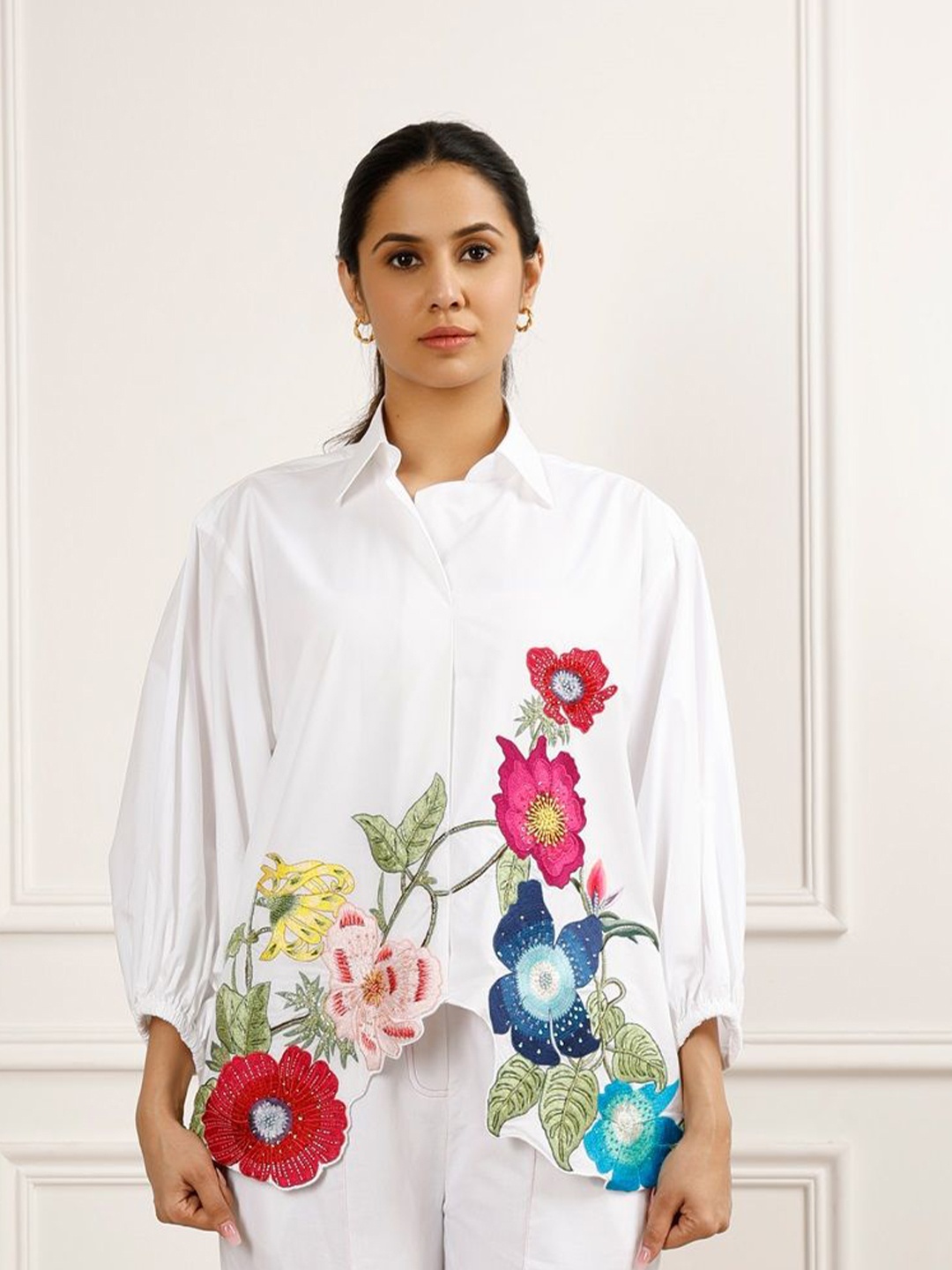 

BETRUE Women Spread Collar Floral Embroidered Cotton Oversized Casual Shirt, White