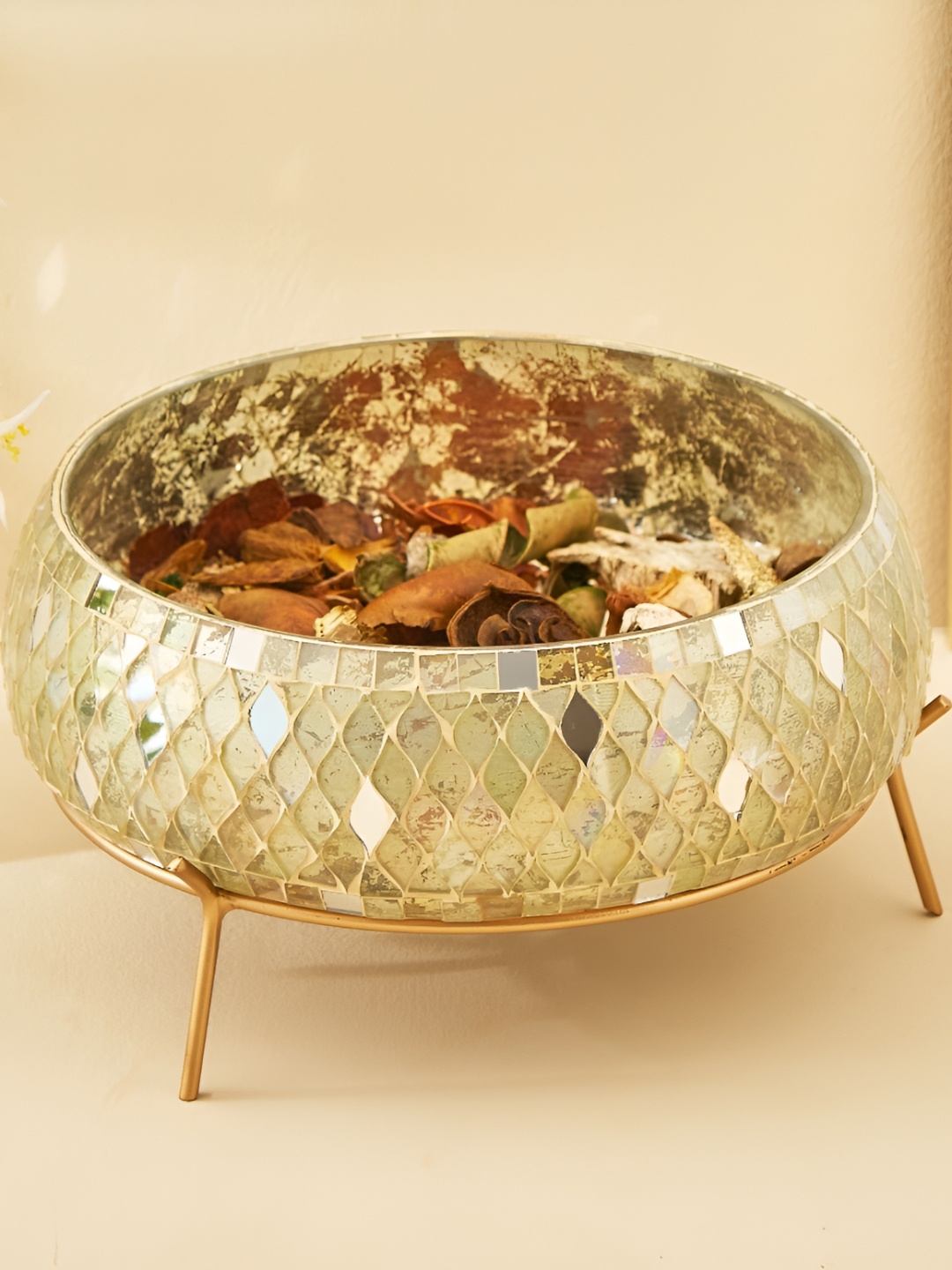 

Home Centre Mabel Lustra Green & Gold-Toned Glossy Glass Decorative Bowl With Stand
