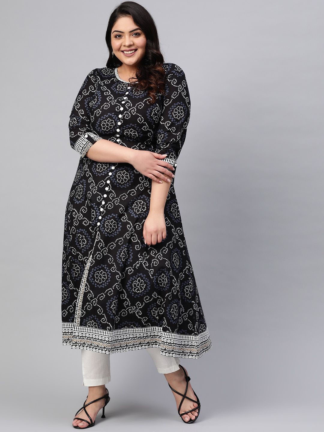 

YASH GALLERY Bandhani Printed Round Neck Three-Quarter Sleeves Regular Kurta, Black