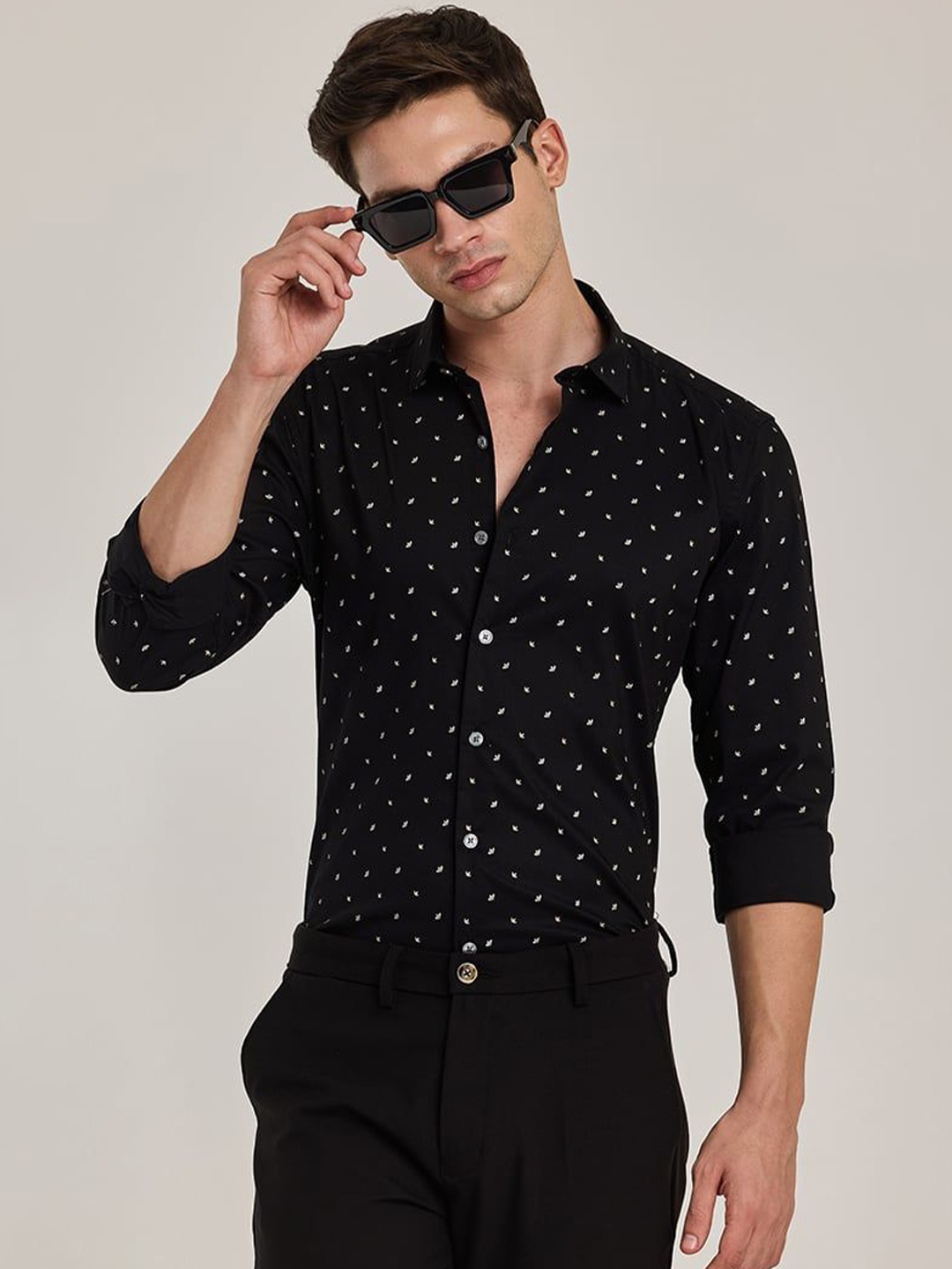 

Snitch Men Smart Spread Collar Micro Ditsy Printed Cotton Casual Shirt, Black