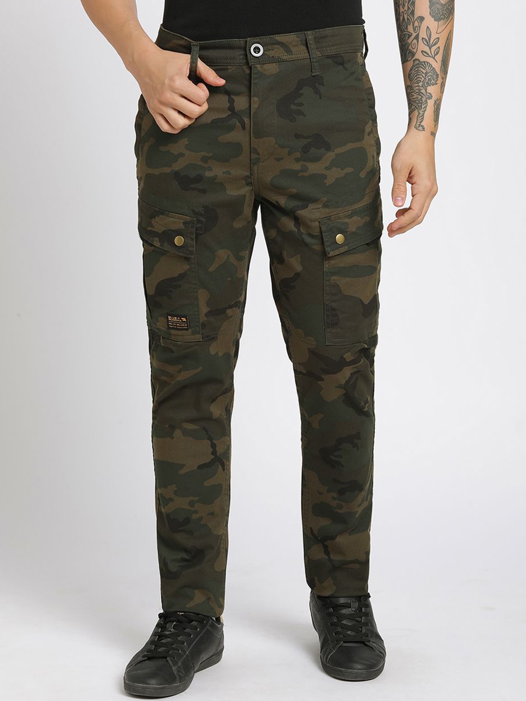 

Blue Buddha Men Relaxed Loose Fit Easy Wash Cargos Trousers, Olive