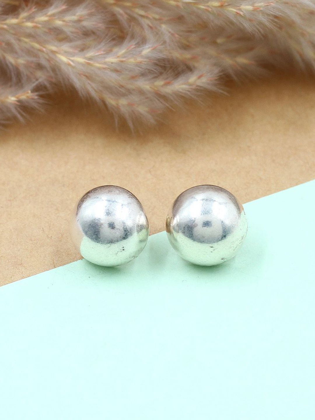 

SANGEETA BOOCHRA Silver Circular Studs