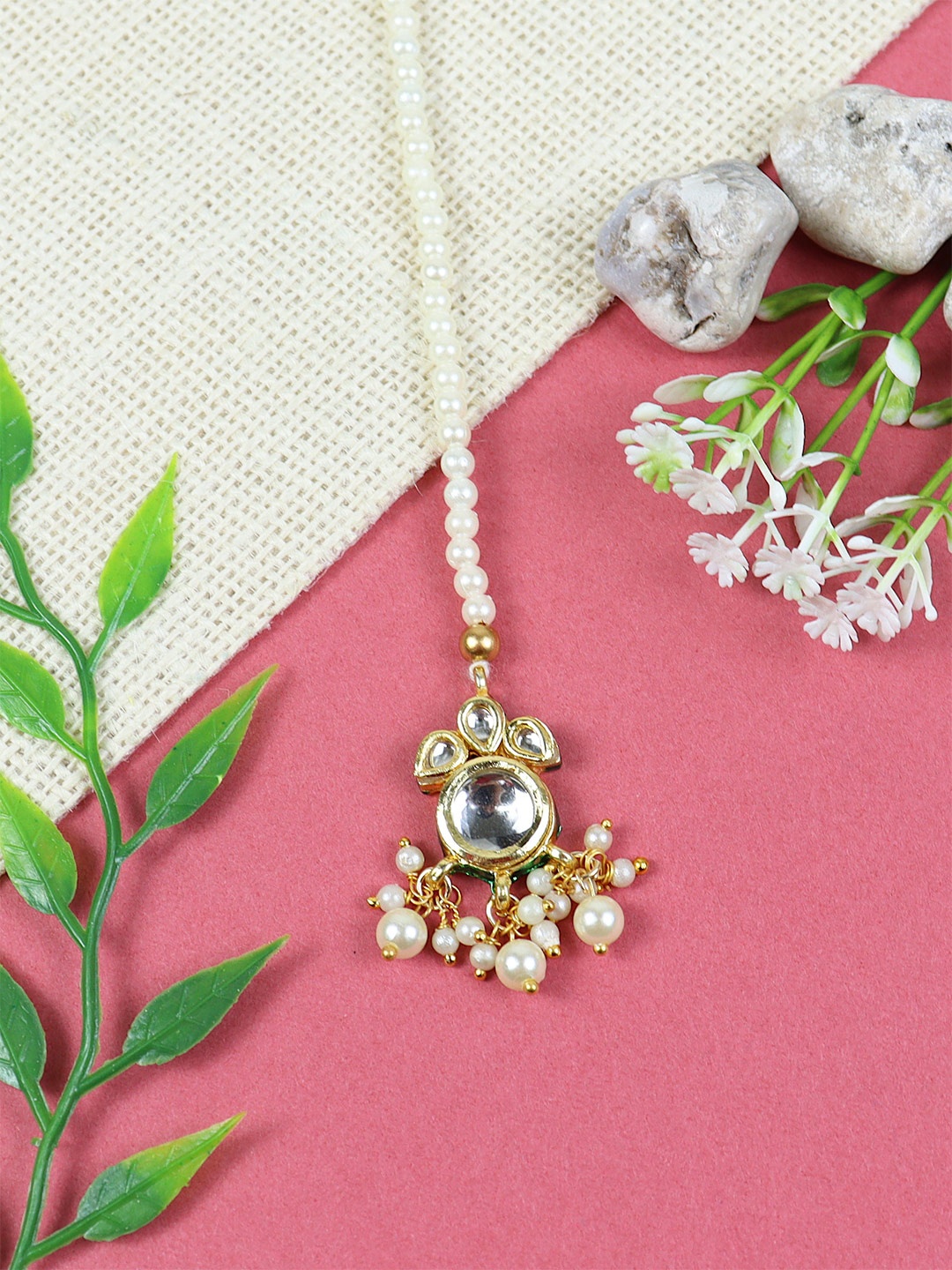 

Asthetika Kids Girls Gold-Plated Kundan Studded Maang Tikka