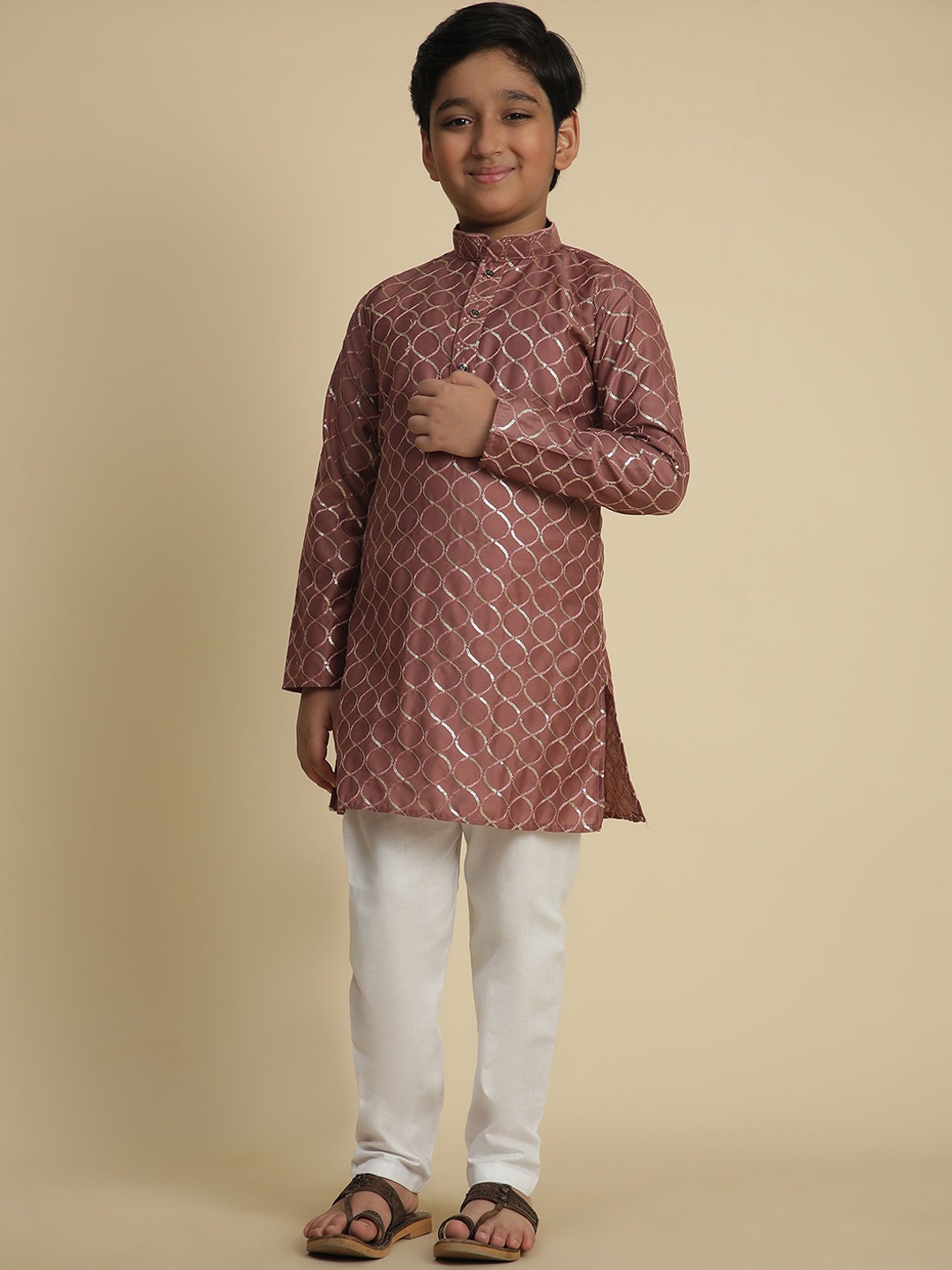 

Pro-Ethic STYLE DEVELOPER Boys Geometric Embroidered Sequinned Kurta With Pyjama, Purple