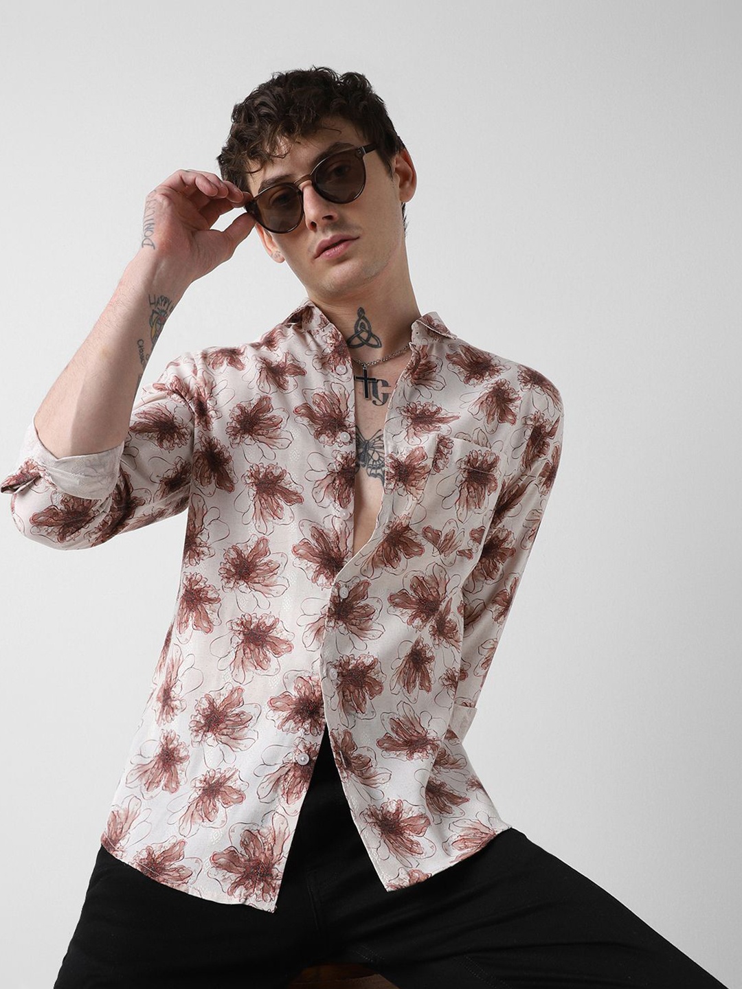 

VASTRADO Men Classic Slim Fit Floral Opaque Printed Casual Shirt, Beige