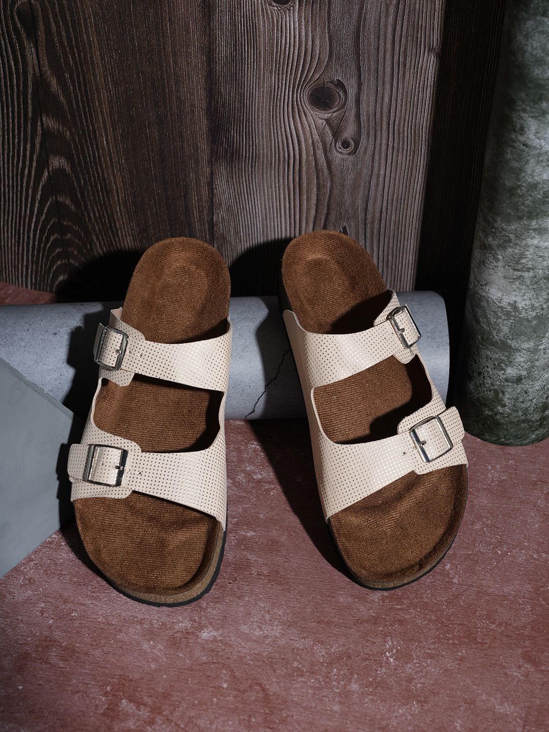 

MOZAFIA Women Open Toe Flats with Buckles, Gold