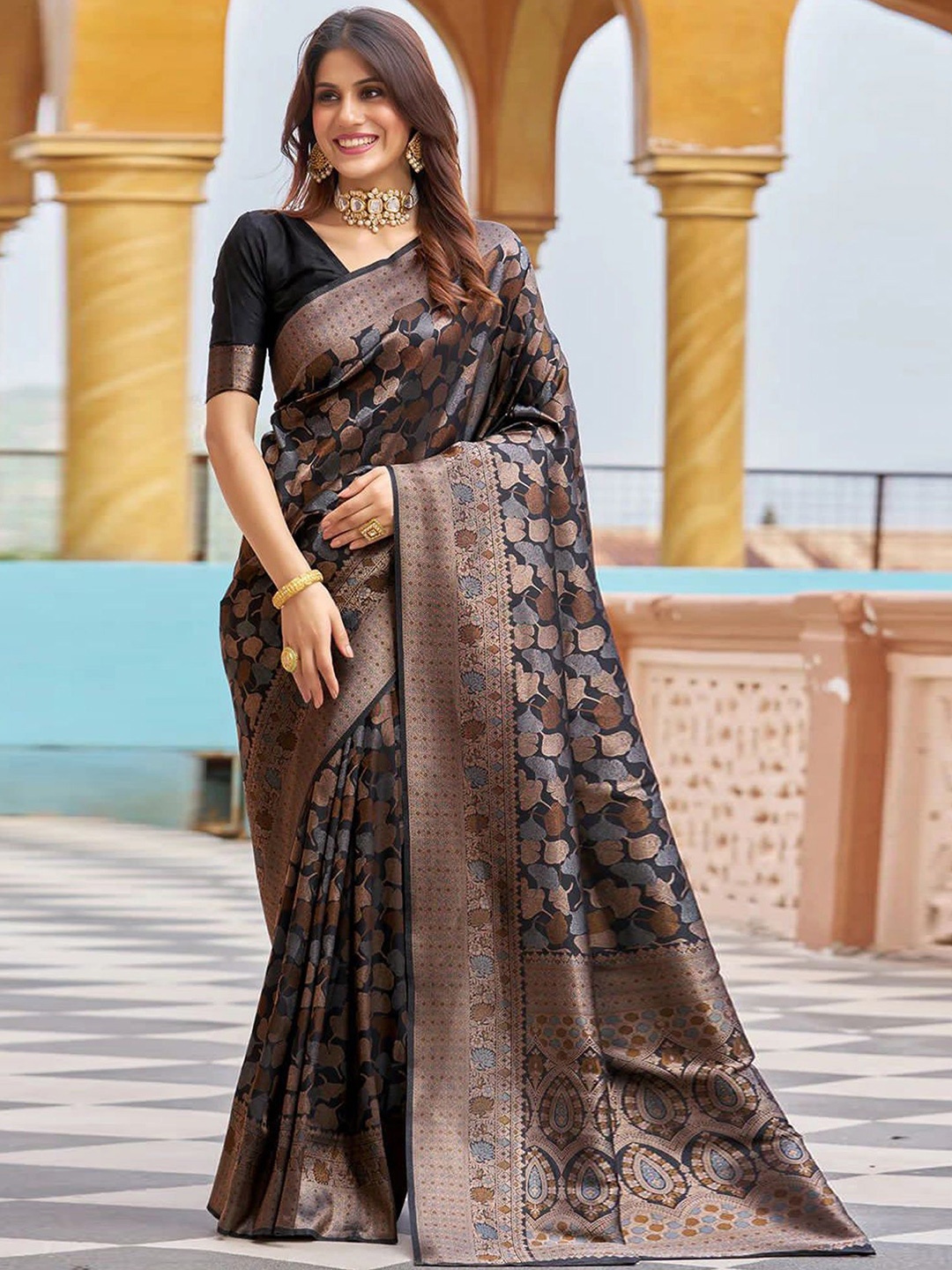 

VASALI Woven Design Zari Kanjeevaram Saree, Black
