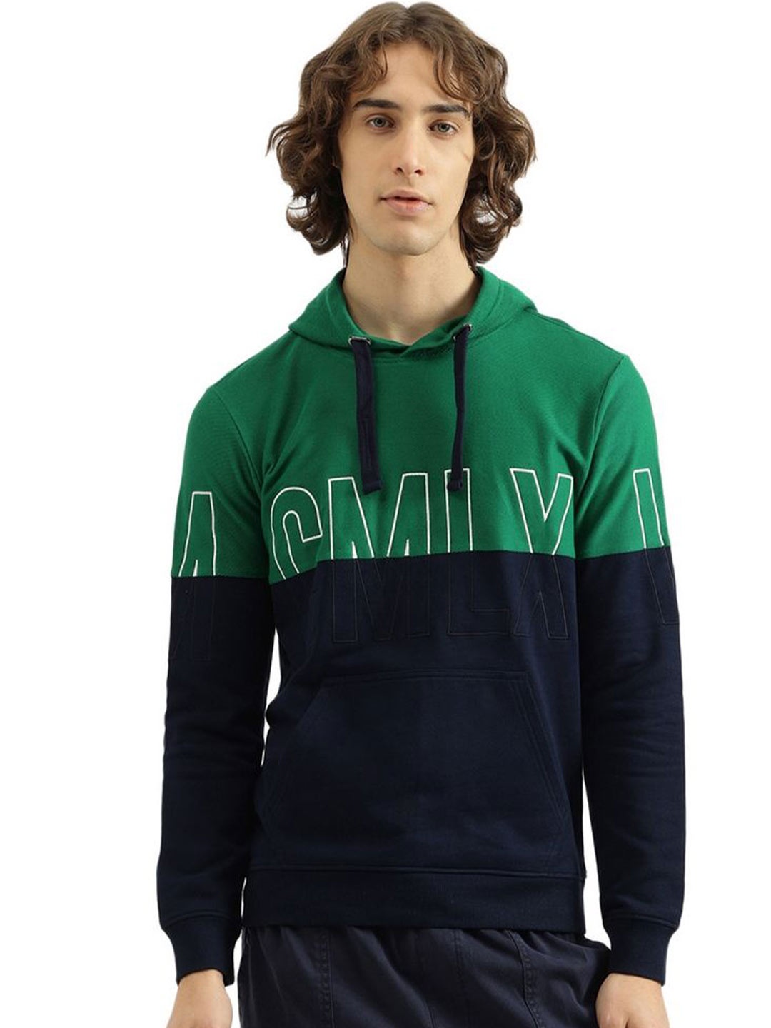 

United Colors of Benetton Men Colourblocked Hood Cotton Pullover Sweatshirt, Green