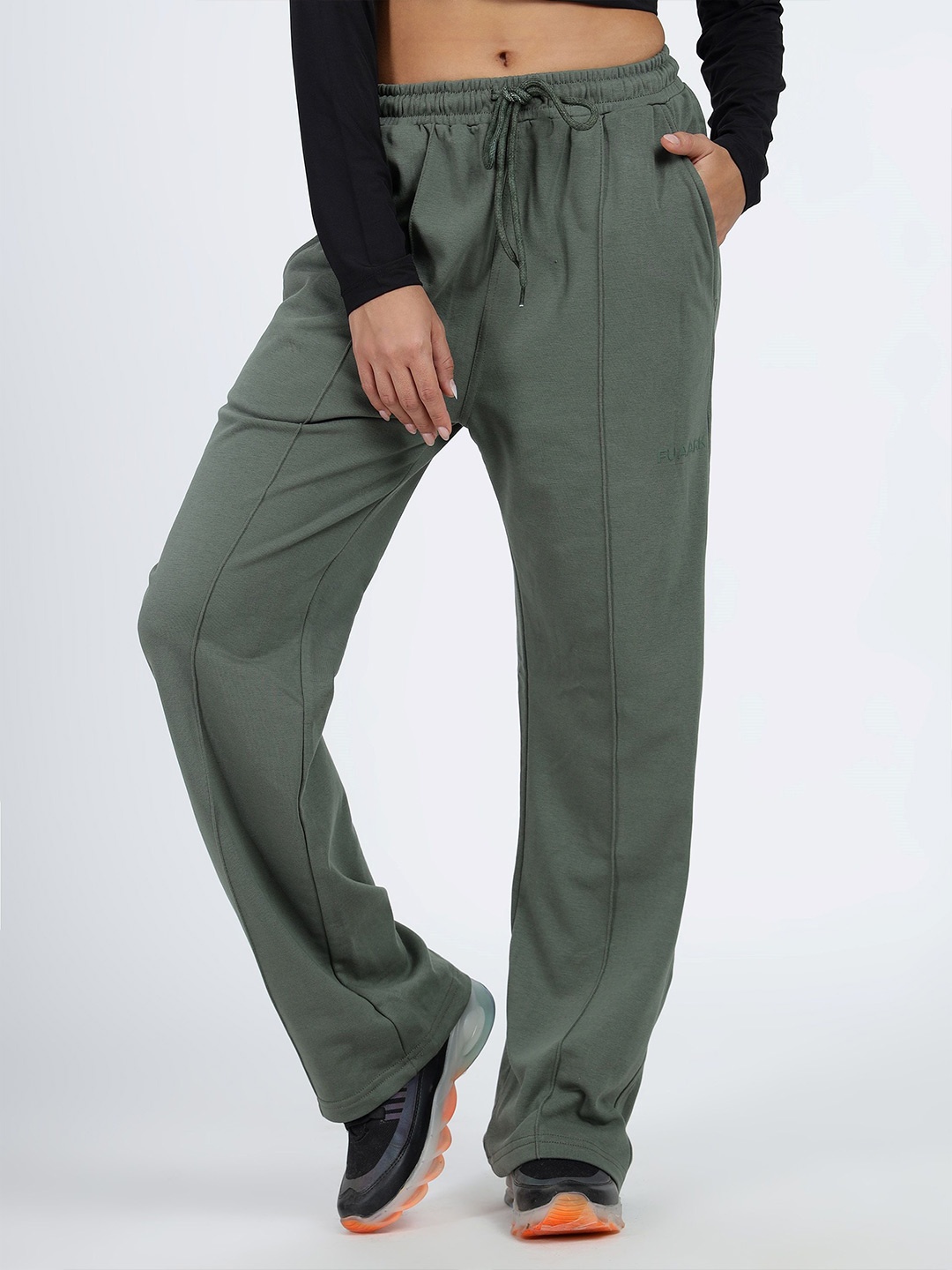

FUAARK Women Relaxed Fit Mid-Rise Track Pant, Olive