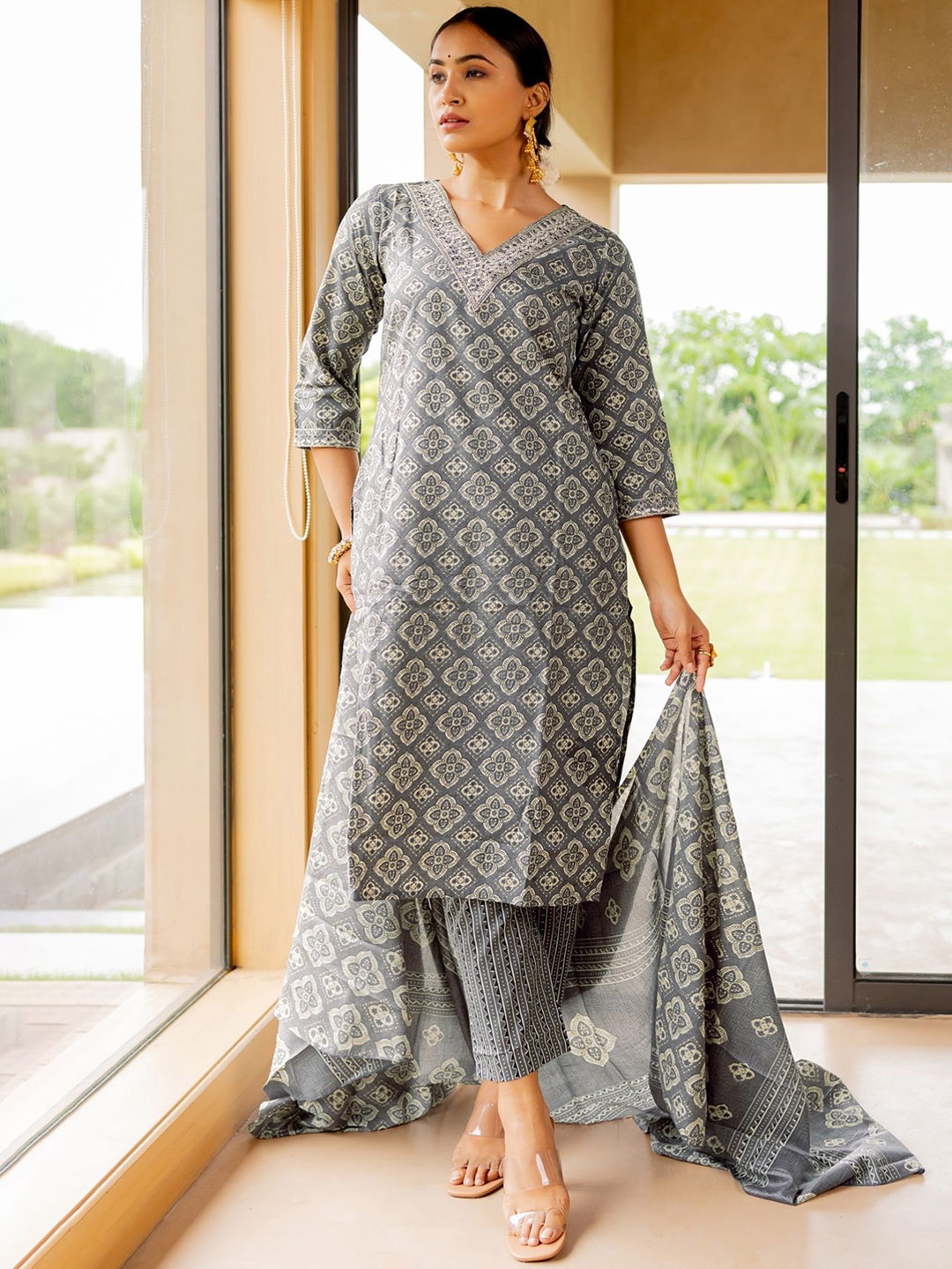 

KALINI Ethnic Motifs Printed Kurta With Trousers & Dupatta, Grey