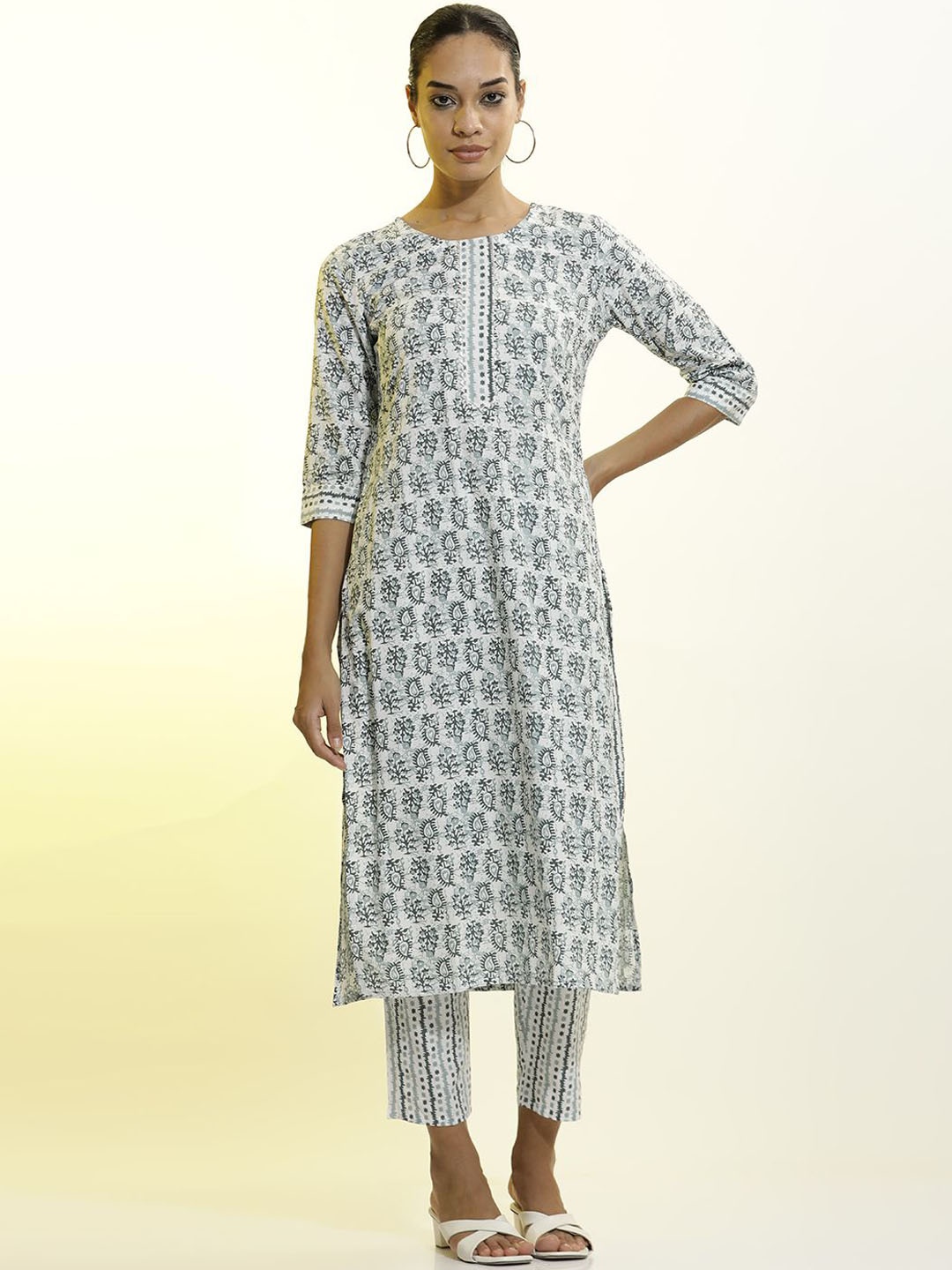 

Jaipur Kurti Ethnic Motif Printed Cotton Blend Kurta Set, Green