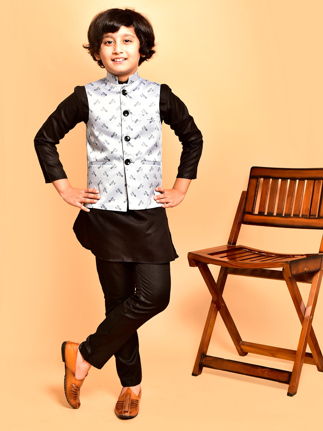 

PRINTCULTR Boys Band Collar Three-Quarter Sleeves Kurta With Trouser With Nehru Jacket, Black