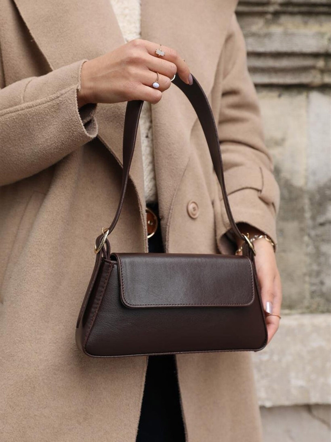 

madamra Women Structured Handheld Bag, Brown