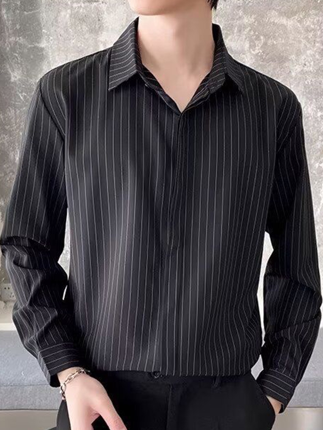 

StyleCast Men Spread Collar Vertical Striped Casual Shirt, Black