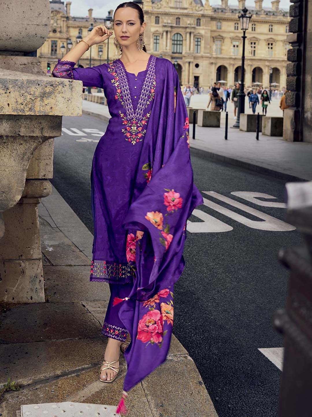 

MOJILAA Floral Embroidered Beads and Stones Straight Kurta With Trousers & Dupatta, Purple