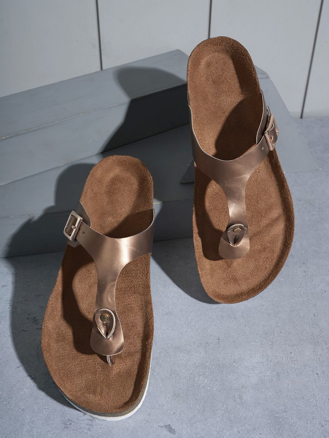 

MOZAFIA Women Buckled Open Toe Casual Flats, Gold