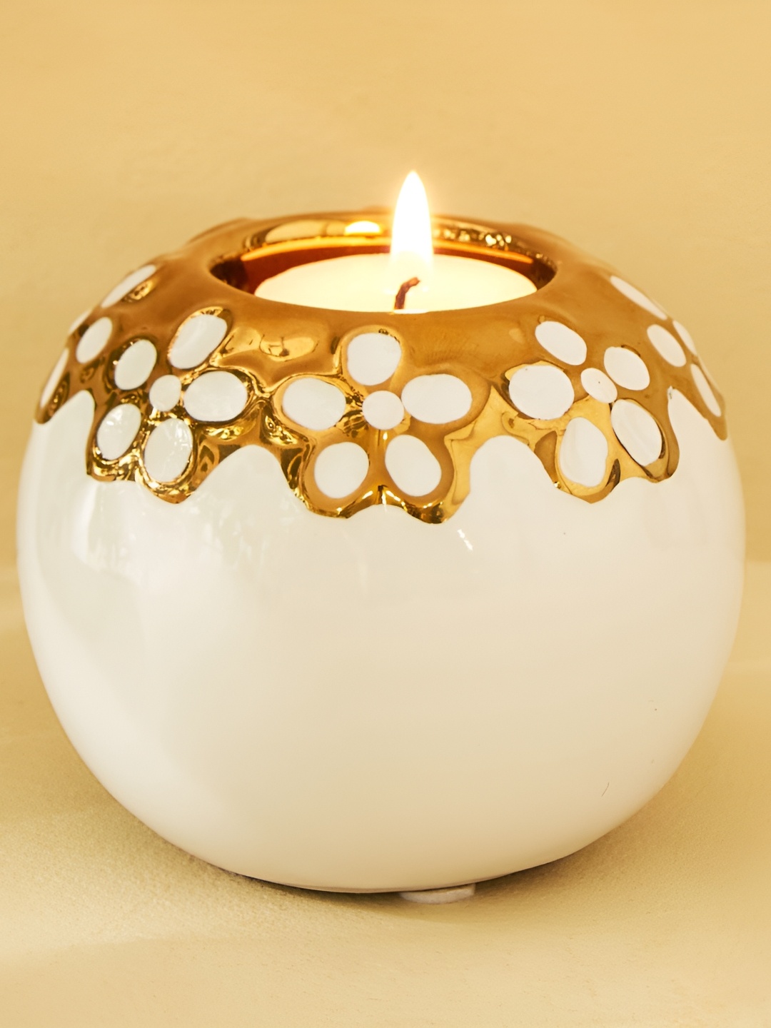 

Home Centre Stellar Celestial White Ceramic T-Light Candle Holder