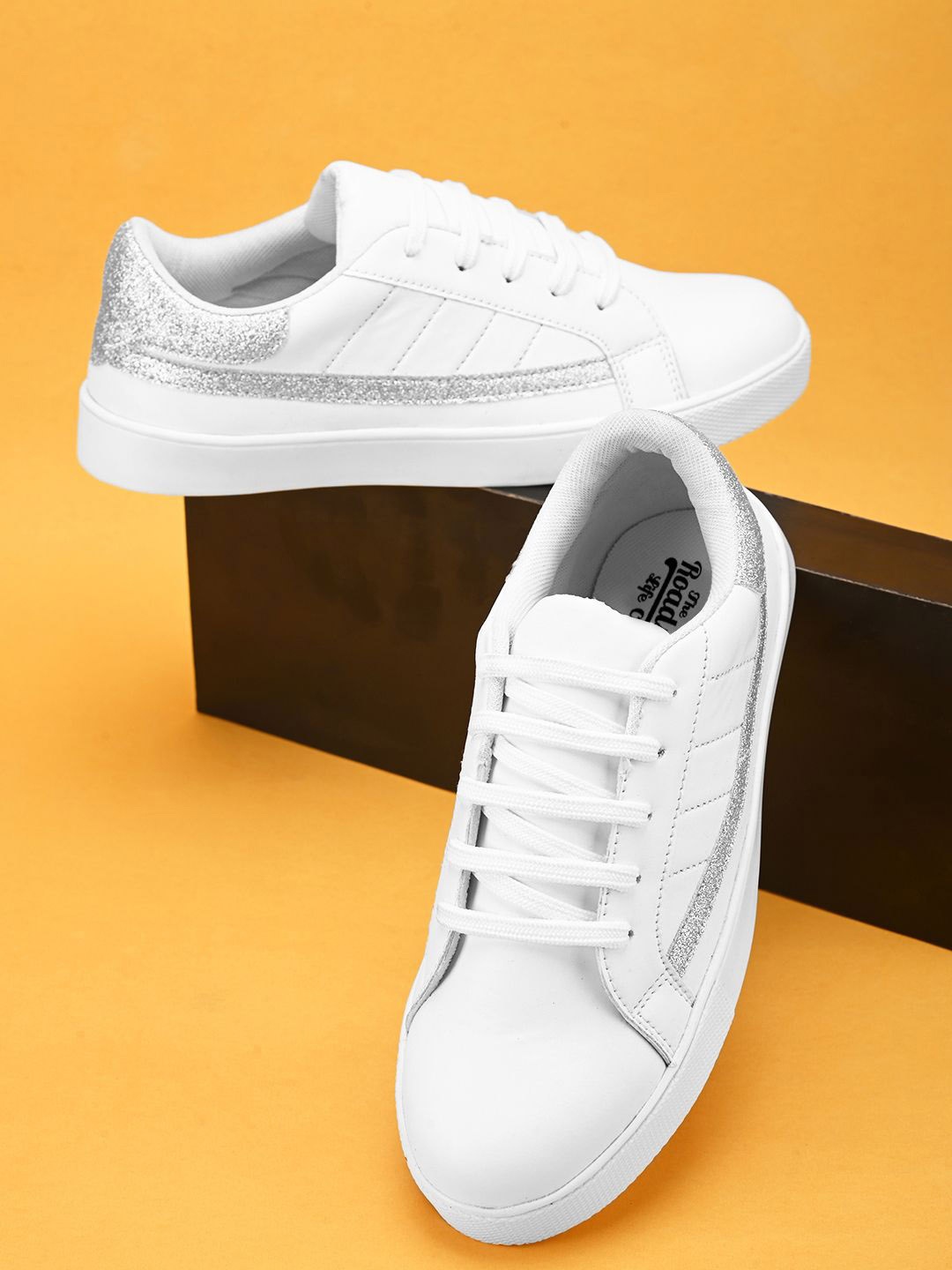 

The Roadster Lifestyle Co. Women Casual Sneakers, White