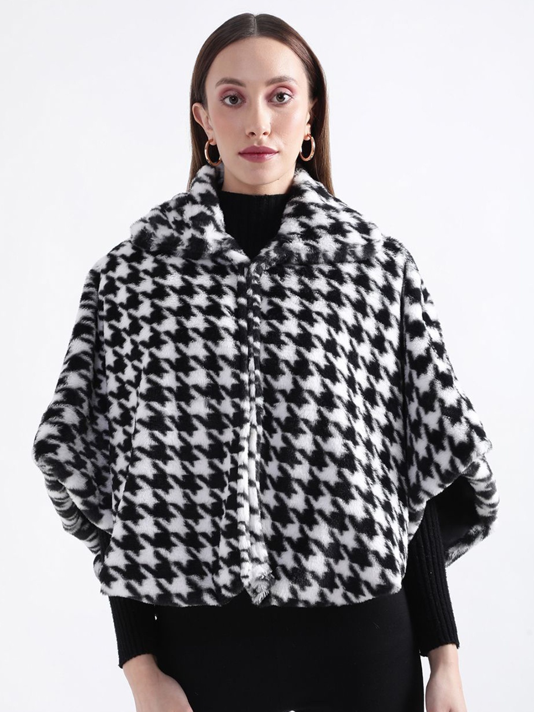 

ELLE Women Checked Lapel Collar Poncho High-Low Sweater, Black