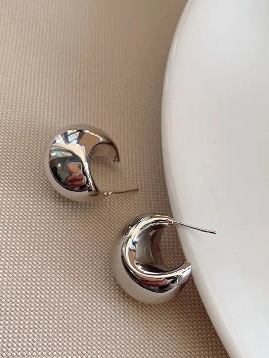 

VAGHBHATT Stainless Steel Silver Plated Classic Studs Earrings