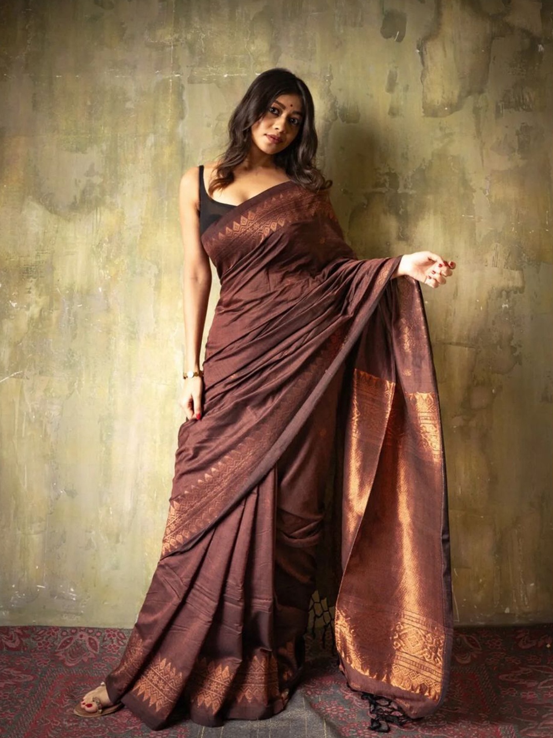 

VASALI Woven Design Zari Kanjeevaram Saree, Maroon