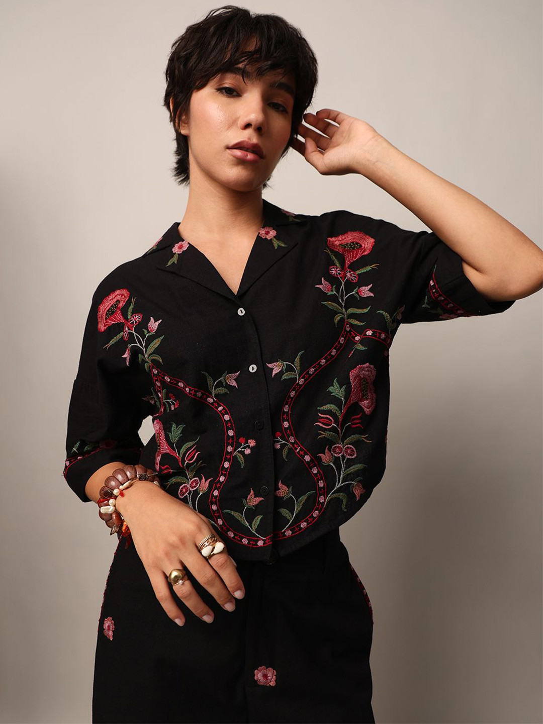 

ONLY Women Cuban Collar Floral Printed Cotton Casual Shirt, Black