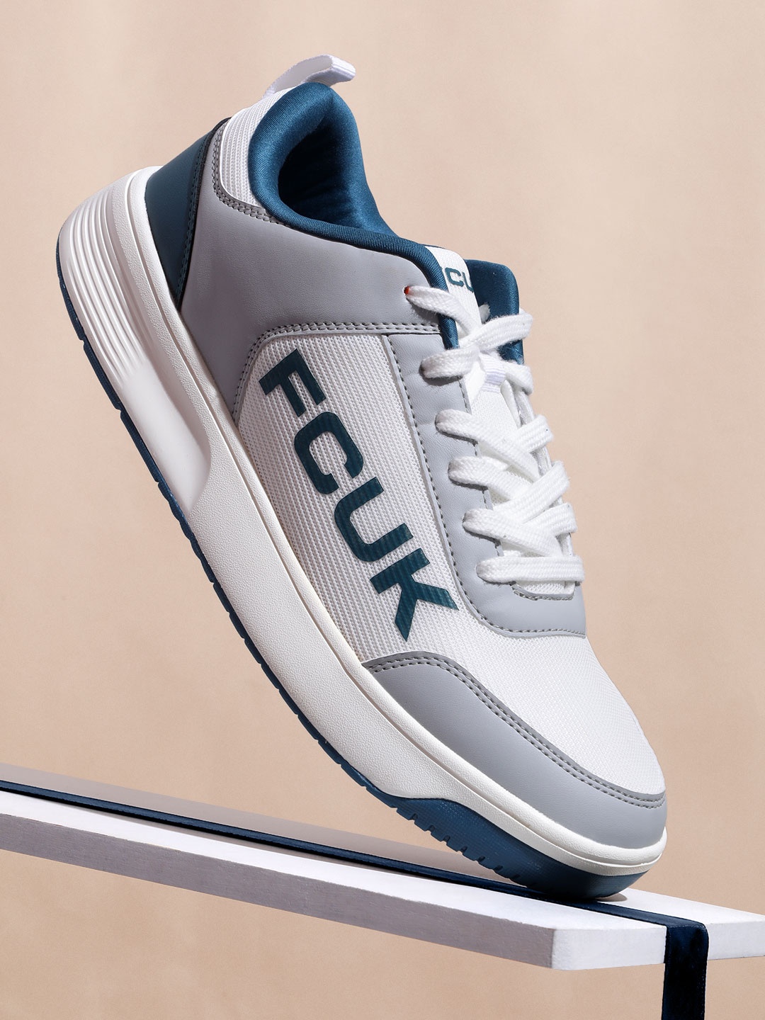 

FCUK MenTextured Sneakers, White