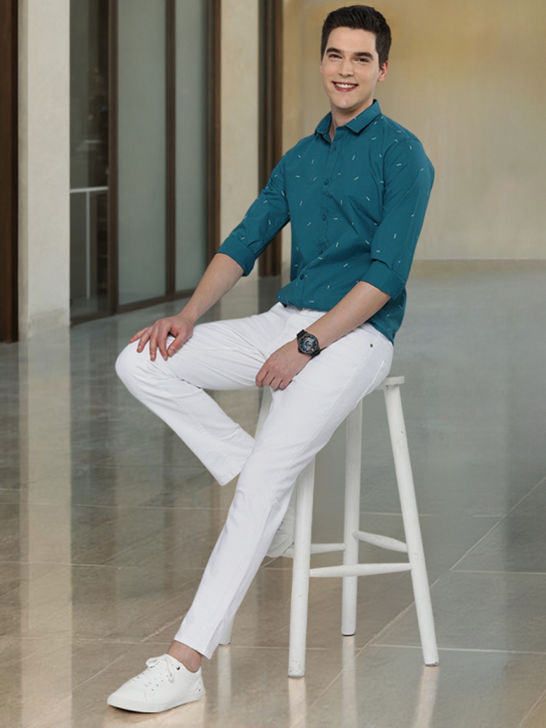 

Mast & Harbour Men Teal Blue & White Slim Fit Printed Casual Shirt