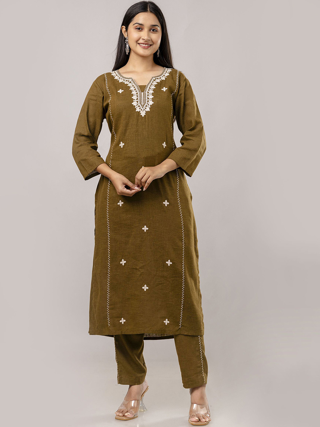 

Aawari Floral Embroidered Regular Pure Cotton Straight Kurta with Trousers, Green