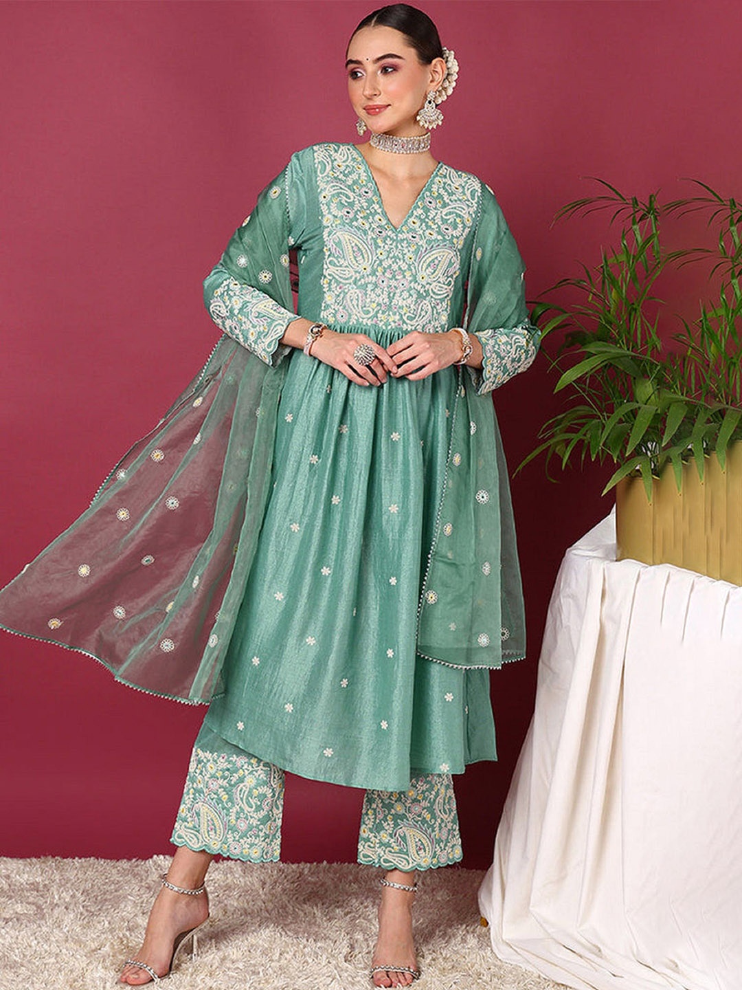 

MAHALASA Women Ethnic Motifs Regular Kurti with Palazzos & With Dupatta, Green