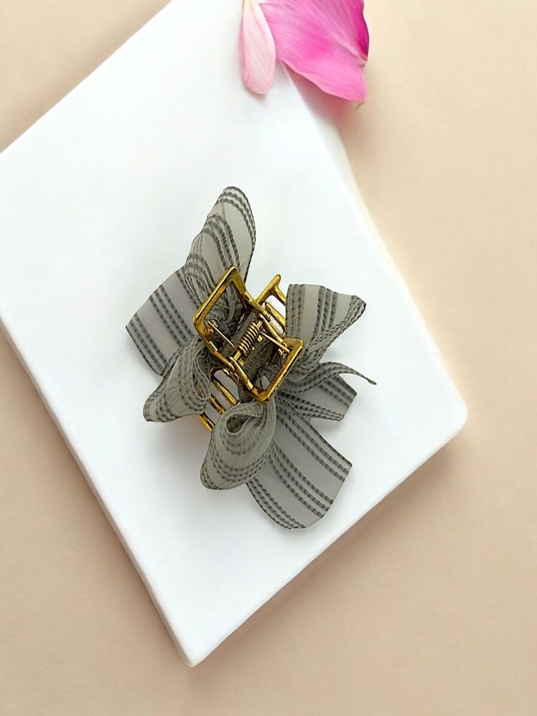 

AccessHer Women Striped Bow Shape Claw Clip, Grey