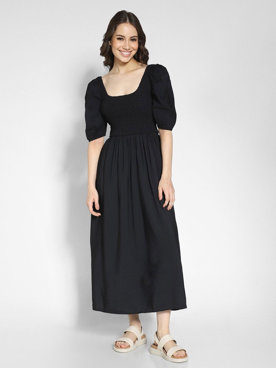 

AMERICAN EAGLE OUTFITTERS Women Puff Sleeve Fit and Flare Midi Dress, Black