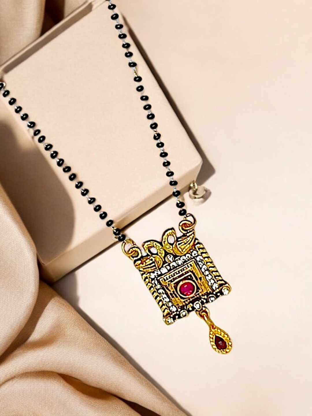 

9blings Gold-Plated Artificial Stones and Beads Studded Mangalsutra