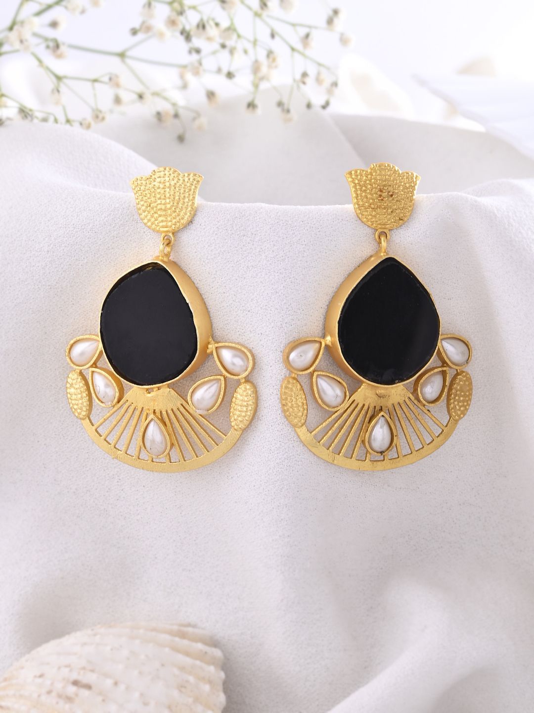 

DASTOOR Gold Plated Artificial Stones Studded Contemporary Drop Earrings