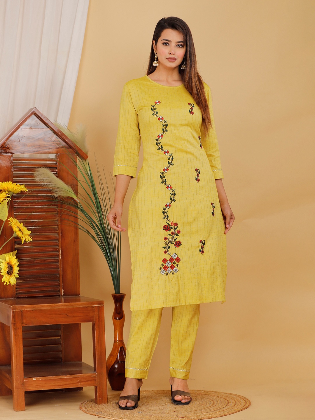 

Mehsoos Ethnic Motifs Embroidered Pure Cotton Straight Kurta with Trousers, Yellow