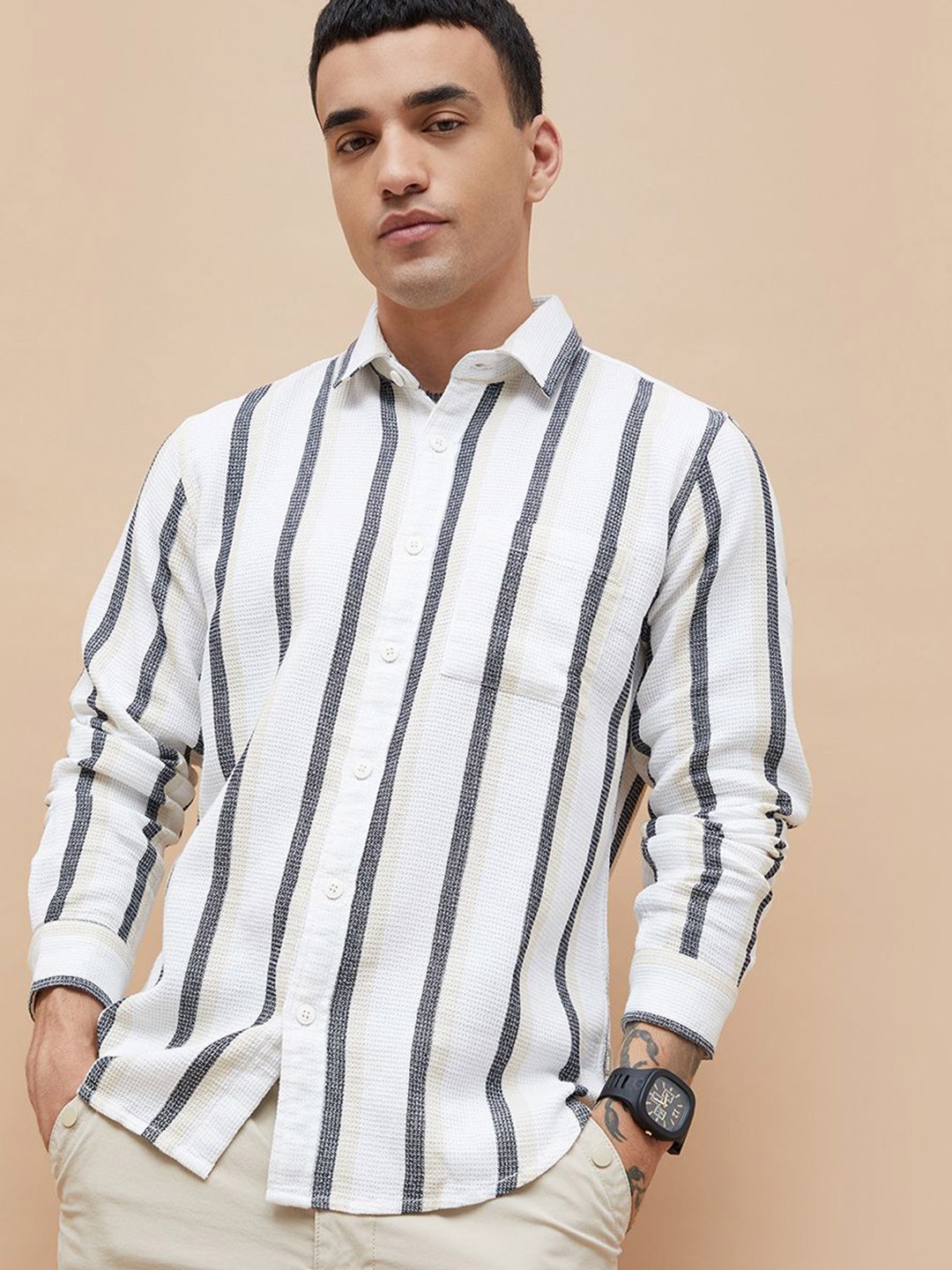 

Forca Men Cutaway Collar Vertical Striped Cotton Casual Shirt, White