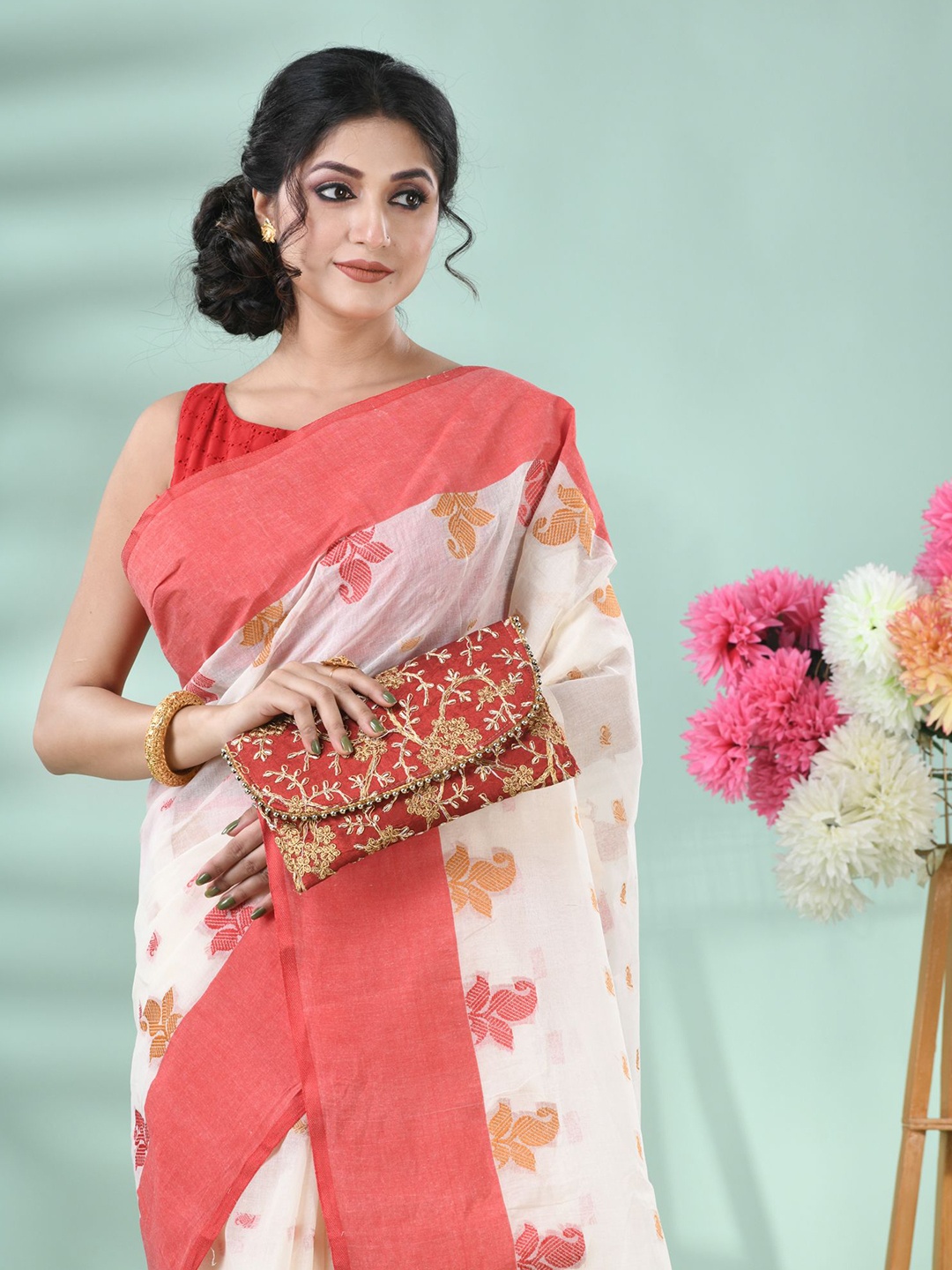 

DESH BIDESH Woven Design Pure Cotton Handloom Saree, White