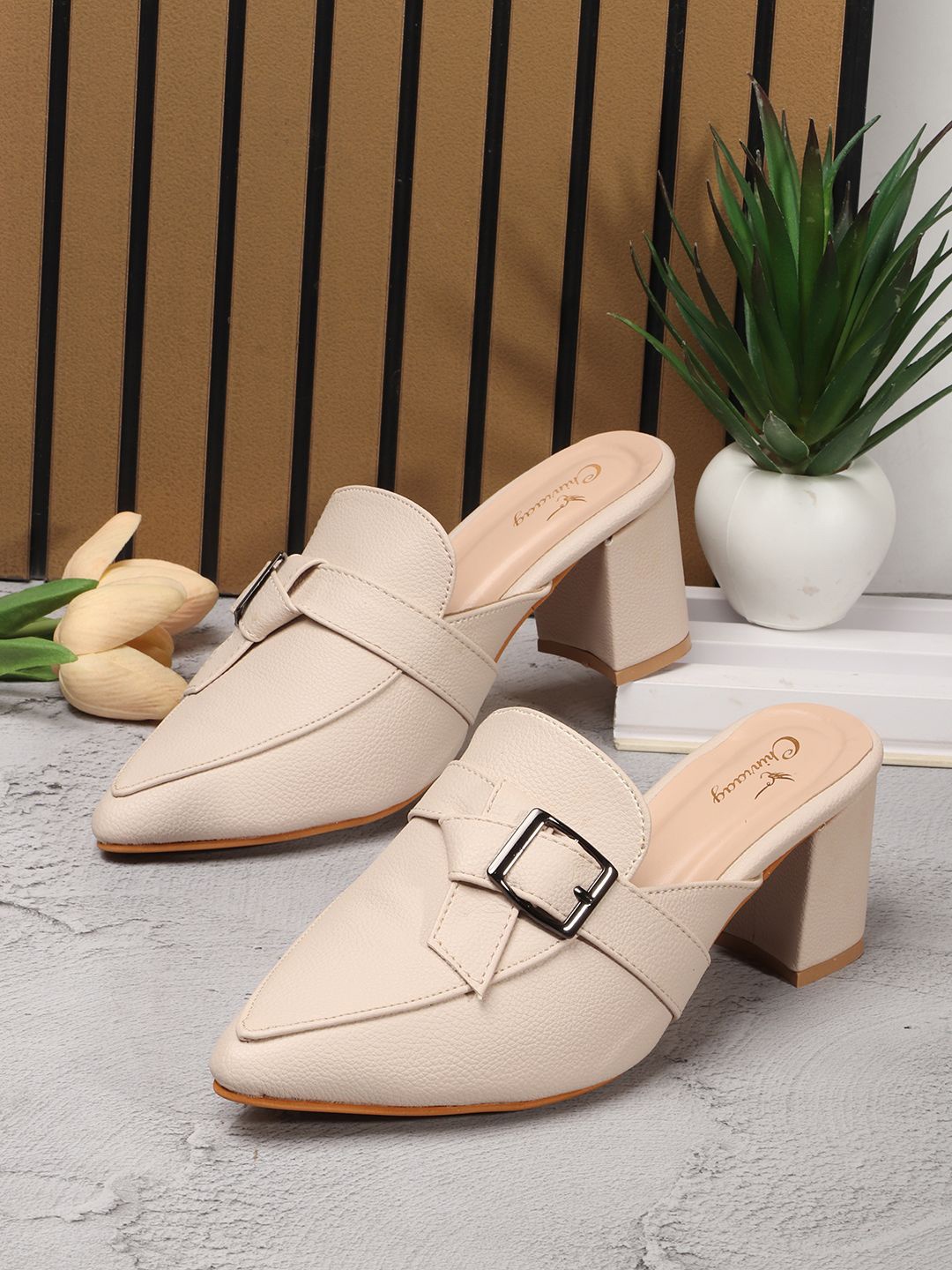 

CHINRAAG Women Synthetic Block Heel Mules, Cream