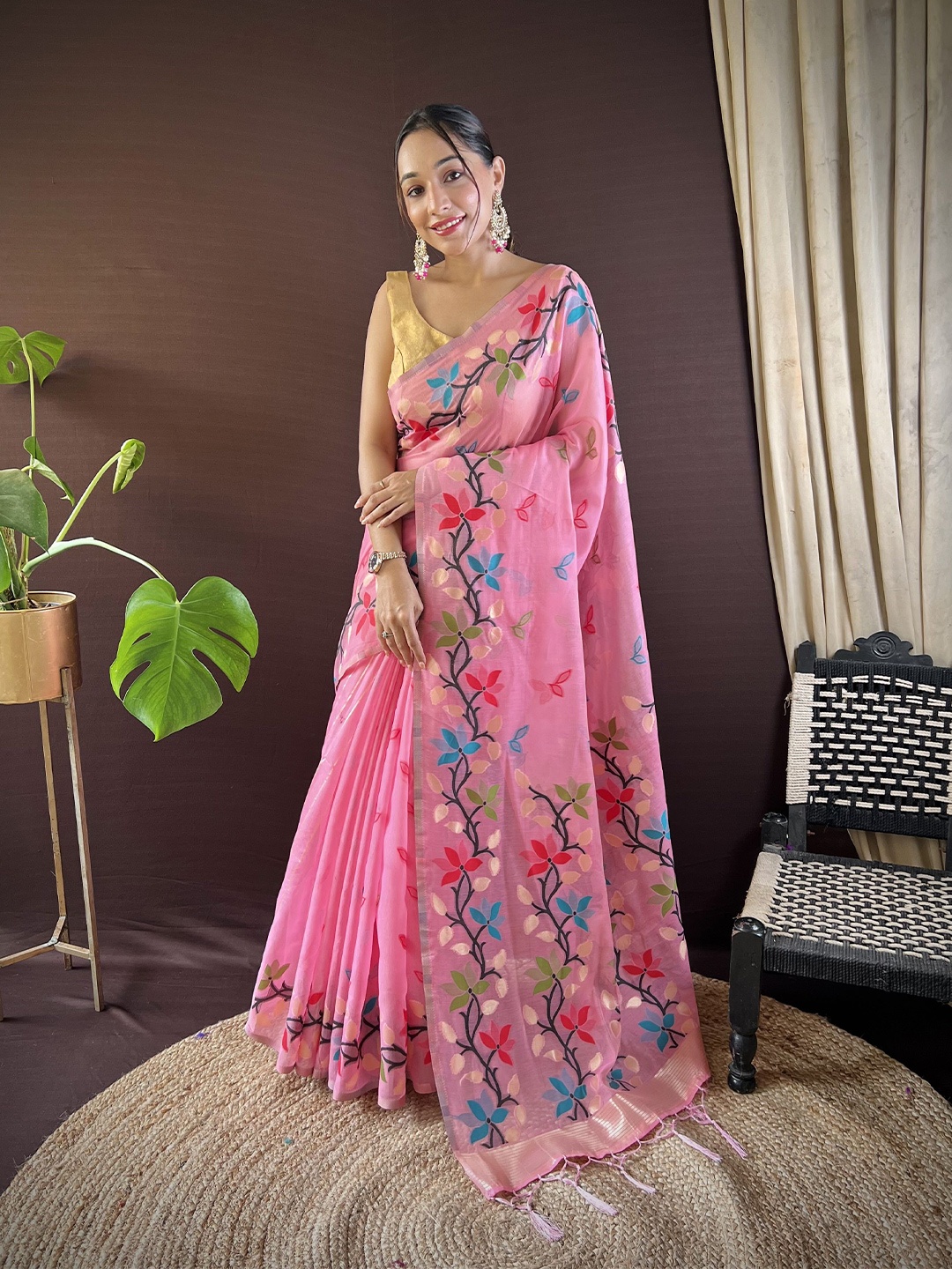 

HEER FASHION Floral Printed Saree, Pink