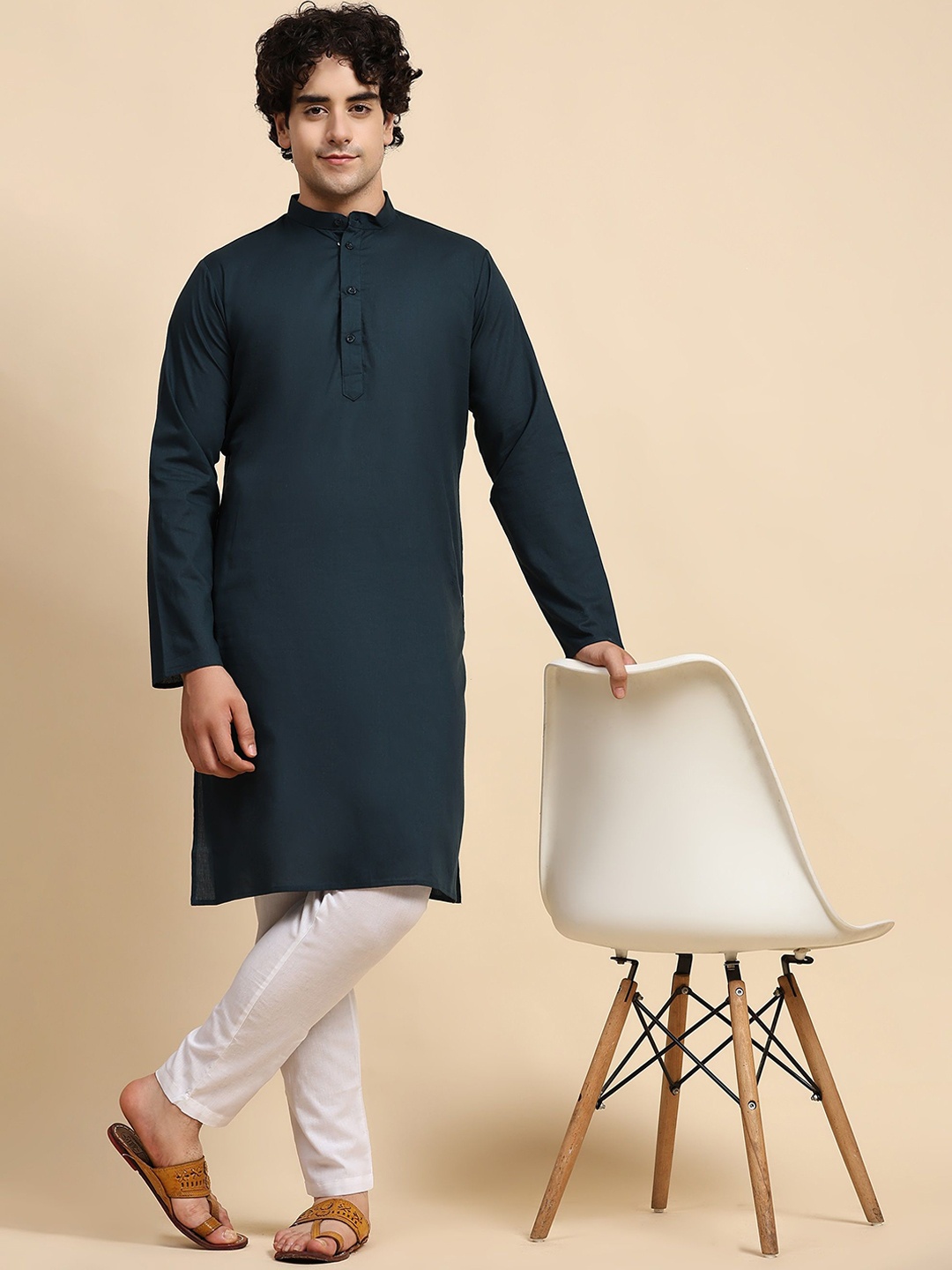 

SKAVIJ Band Collar Pure Cotton Kurta With Trousers, Green