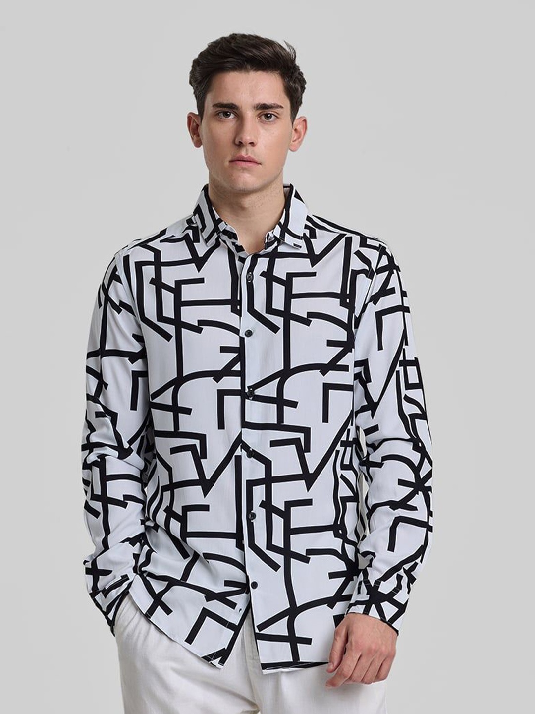 

Snitch Men Smart Spread Collar Abstract Printed Slim Fit Casual Shirt, White
