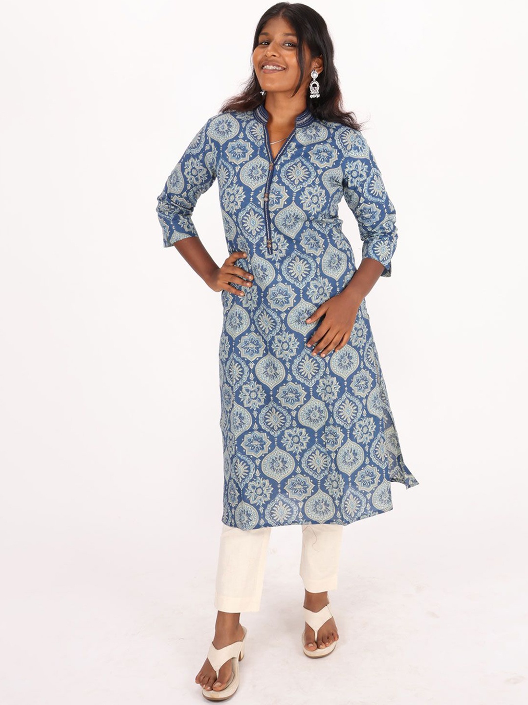 

Avishya Ethnic Motifs Printed Mandarin Collar Pure Cotton Straight Kurta, Blue