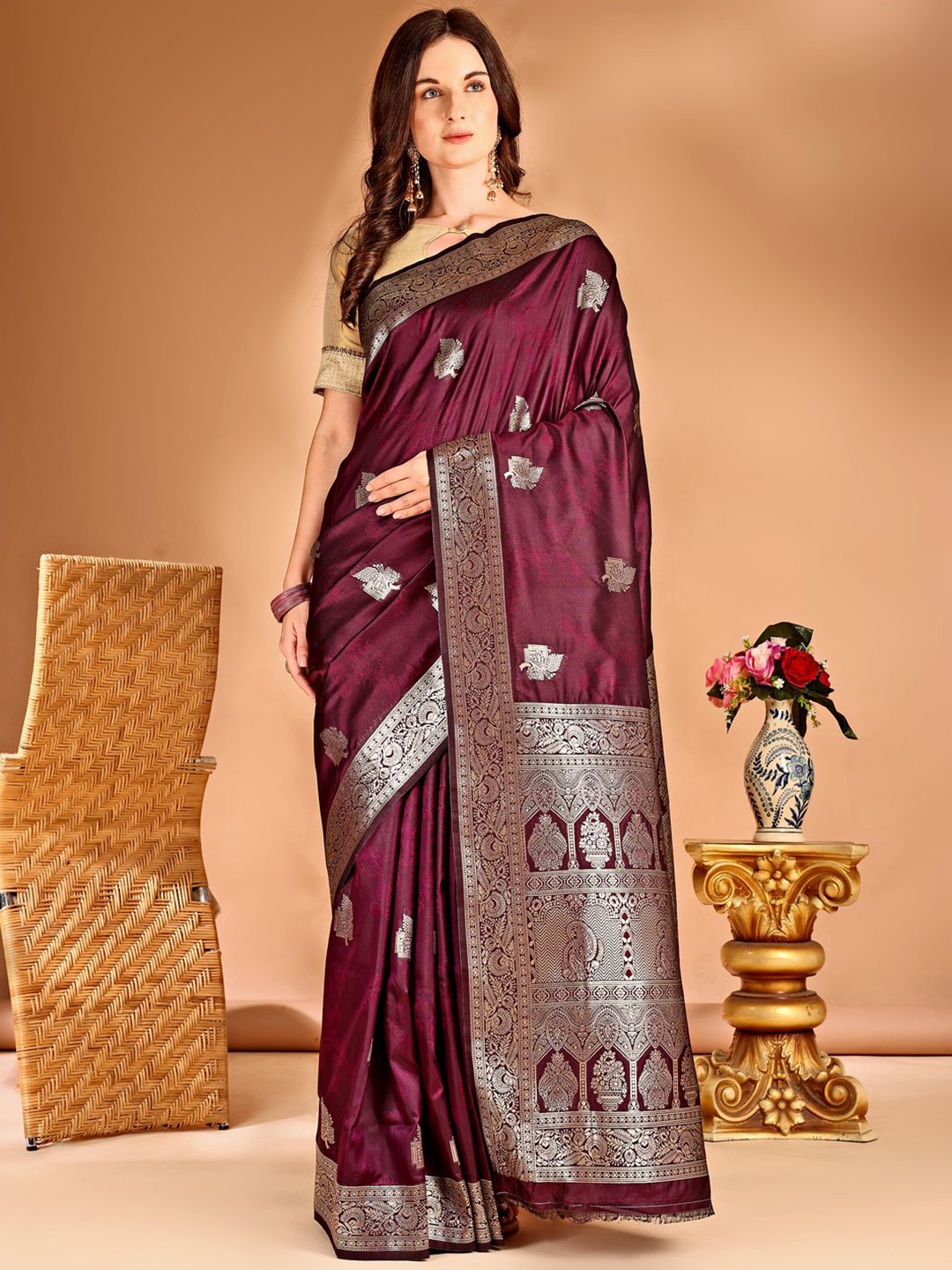 

Anouk Woven Design Zari Banarasi Saree, Magenta